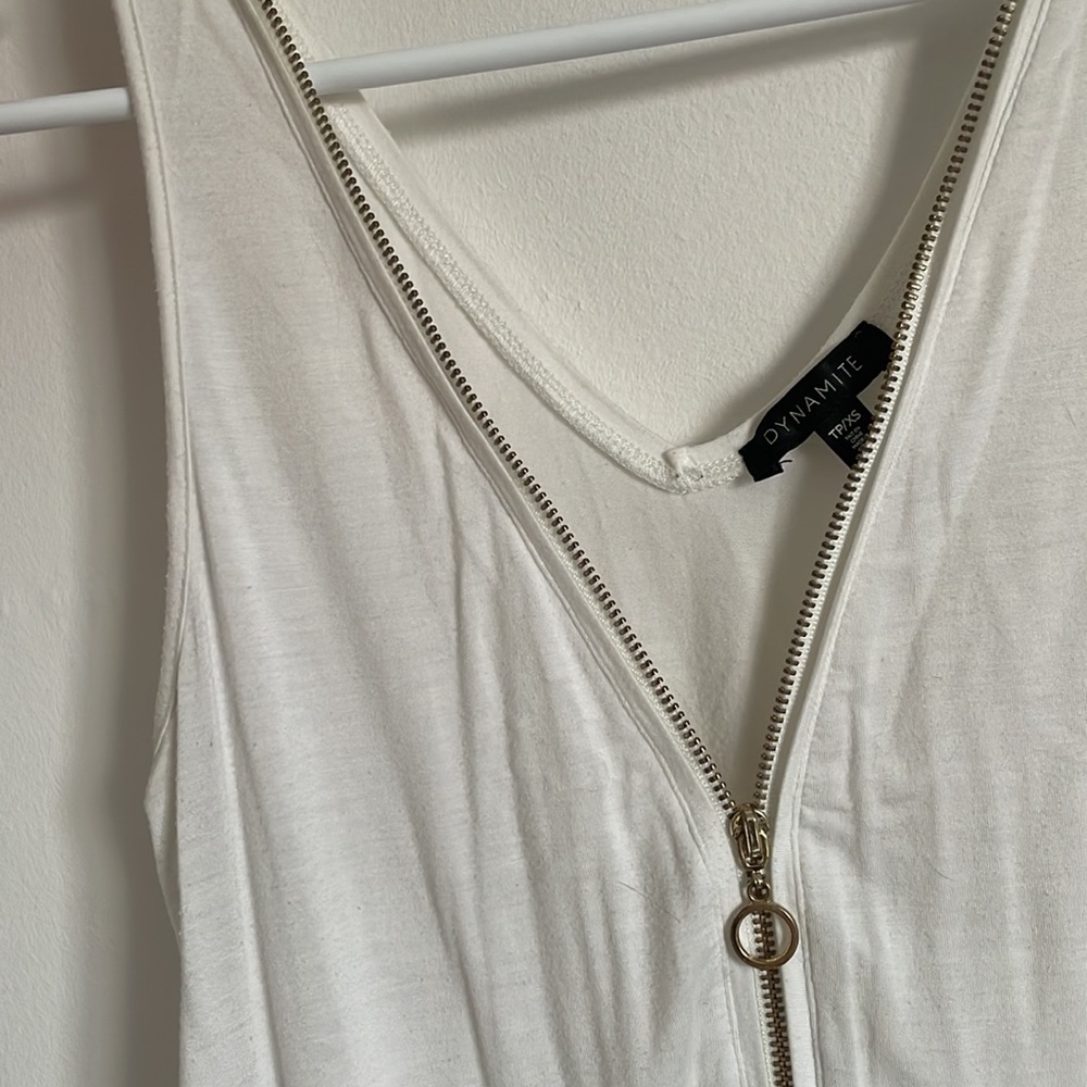 DYNAMITE white zipper tank XS